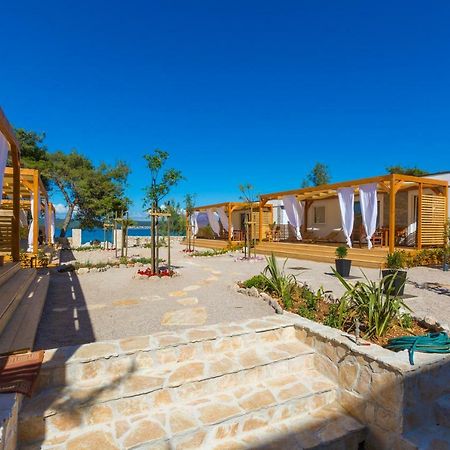 Mobile Homes Pine Tree Dobropoljana Bagian luar foto