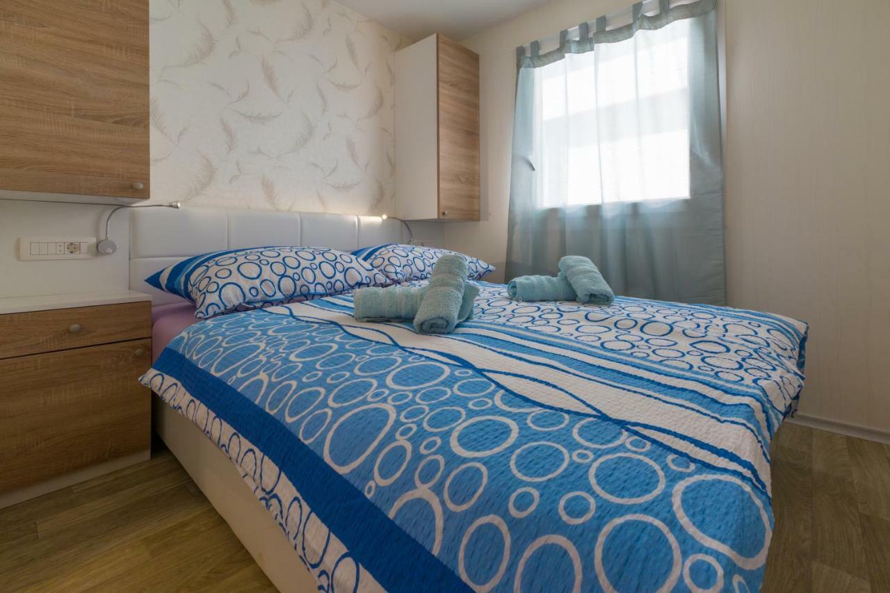 Mobile Homes Pine Tree Dobropoljana Bagian luar foto